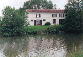 Près de la rivière