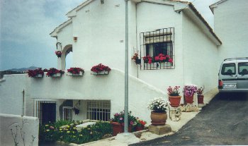 house with pool in Benitchell near Moreira